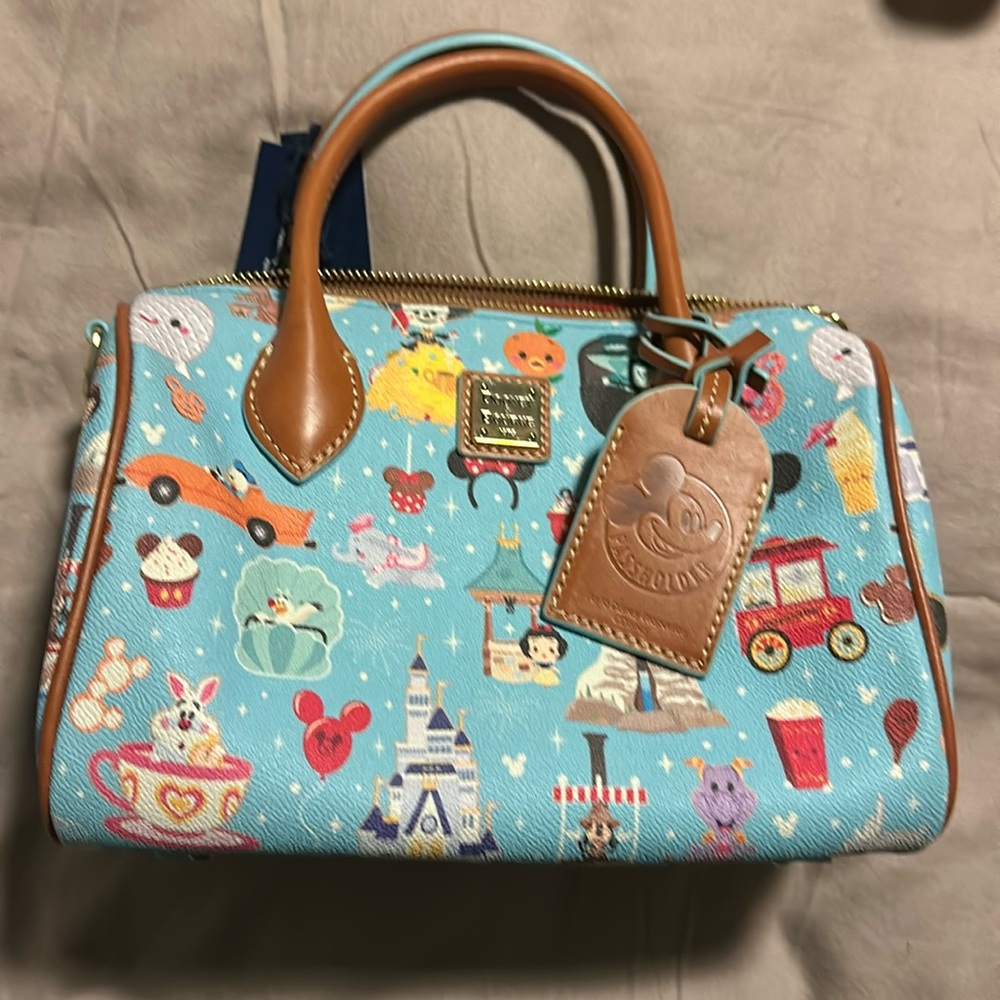 Jarrod  be Maruyama x Dooney & Bourke x Disney Satchel